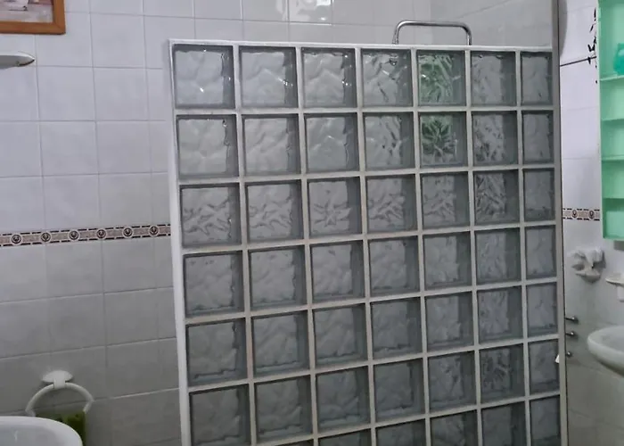 Isabel Maria Apartman *